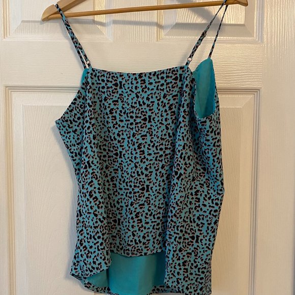 Socialite Scallop Cami Blue Animal Print - Size Large - NWOT - Picture 6 of 7